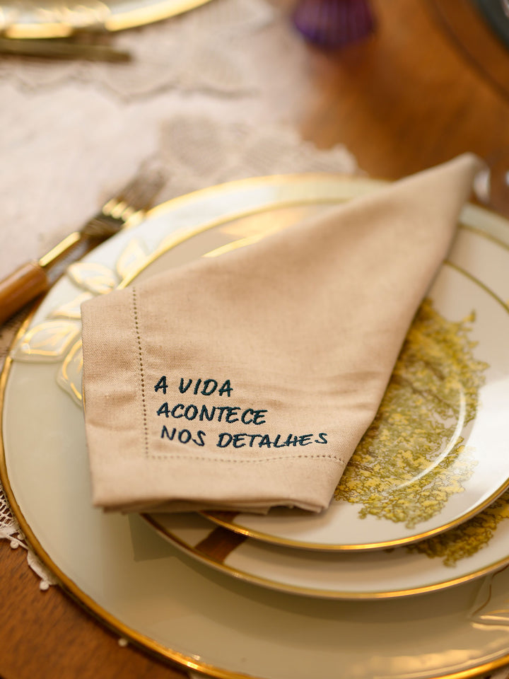 Guardanapo Frases |  A vida acontece nos detalhes